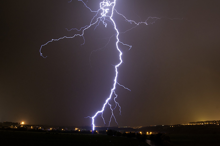 lightning-storm-over-prague-czech-republic-2021-08-26-18-55-16-utc.jpg 